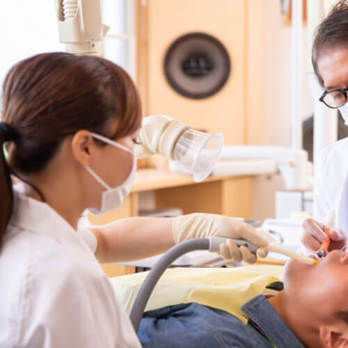 歯科助手の平均年収や手取りはいくら 最終学歴や男女での収入差も比較 資格広場