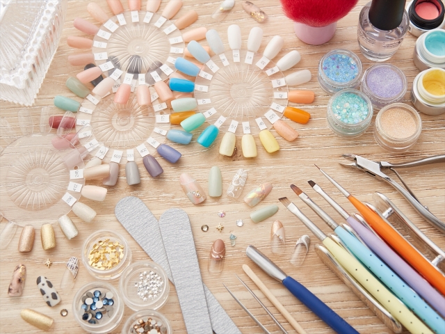 ネイリスト バイト 仕事内容